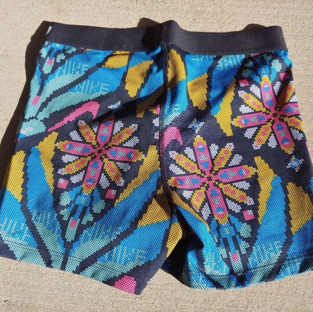Nike Compression Shorts - Picture 2 of 2